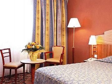 Готель Mercure Nimes Ouest Екстер'єр фото